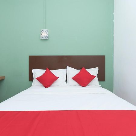 Hotel Super Oyo 218 Storytel Kota Kinabalu Esterno foto