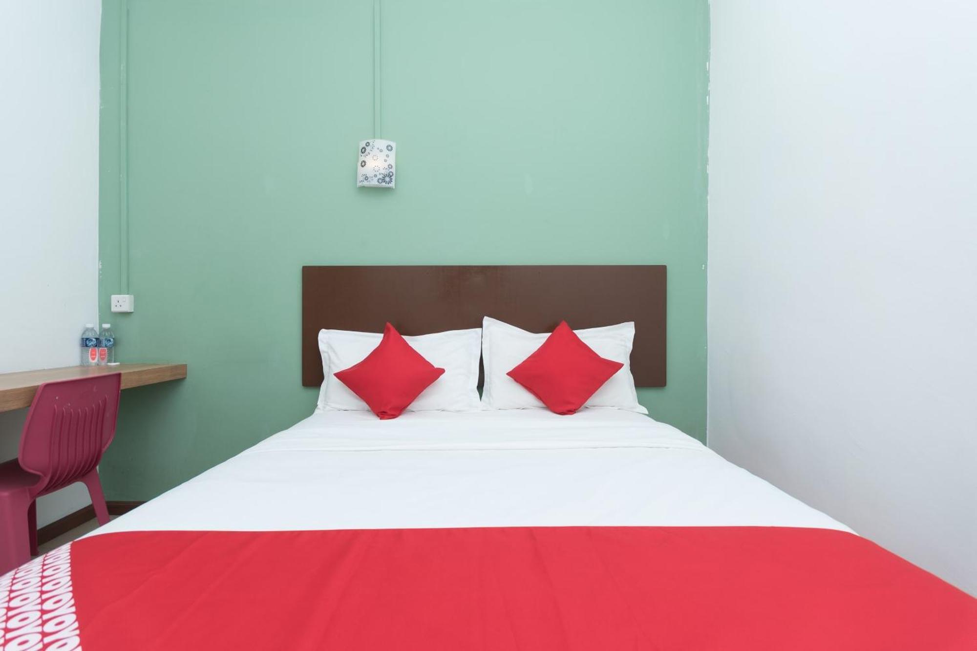 Hotel Super Oyo 218 Storytel Kota Kinabalu Esterno foto