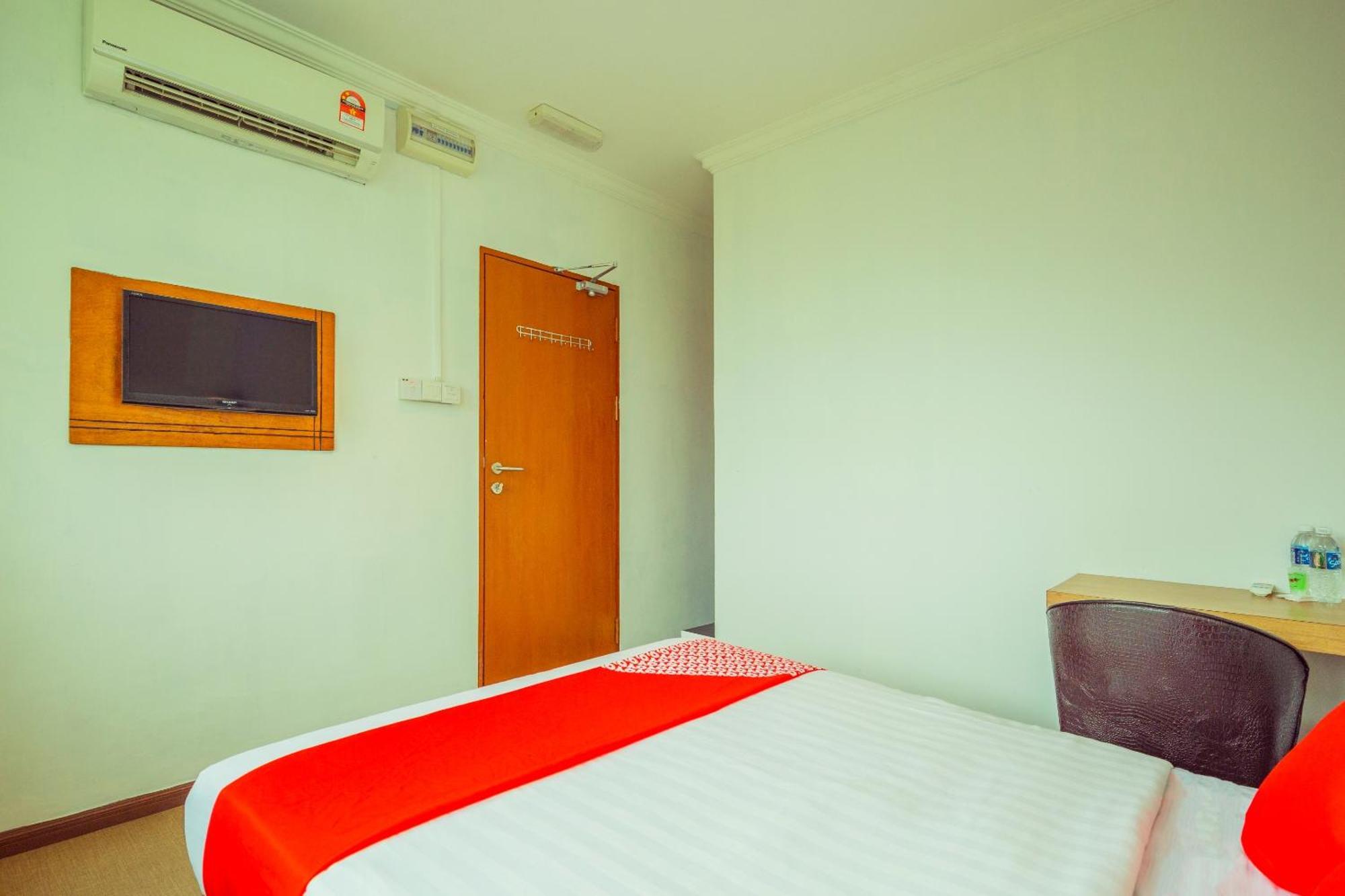 Hotel Super Oyo 218 Storytel Kota Kinabalu Esterno foto
