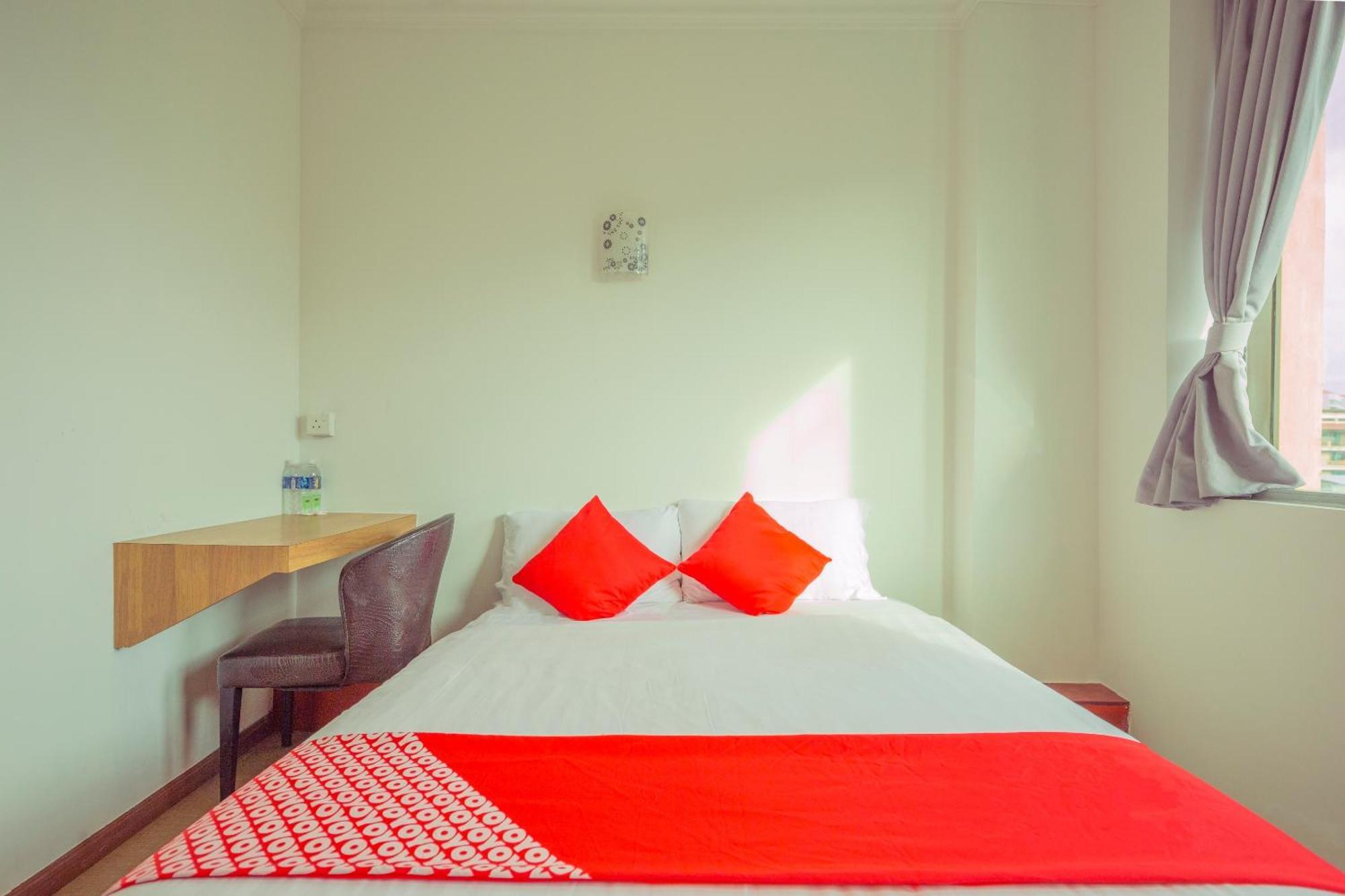 Hotel Super Oyo 218 Storytel Kota Kinabalu Esterno foto