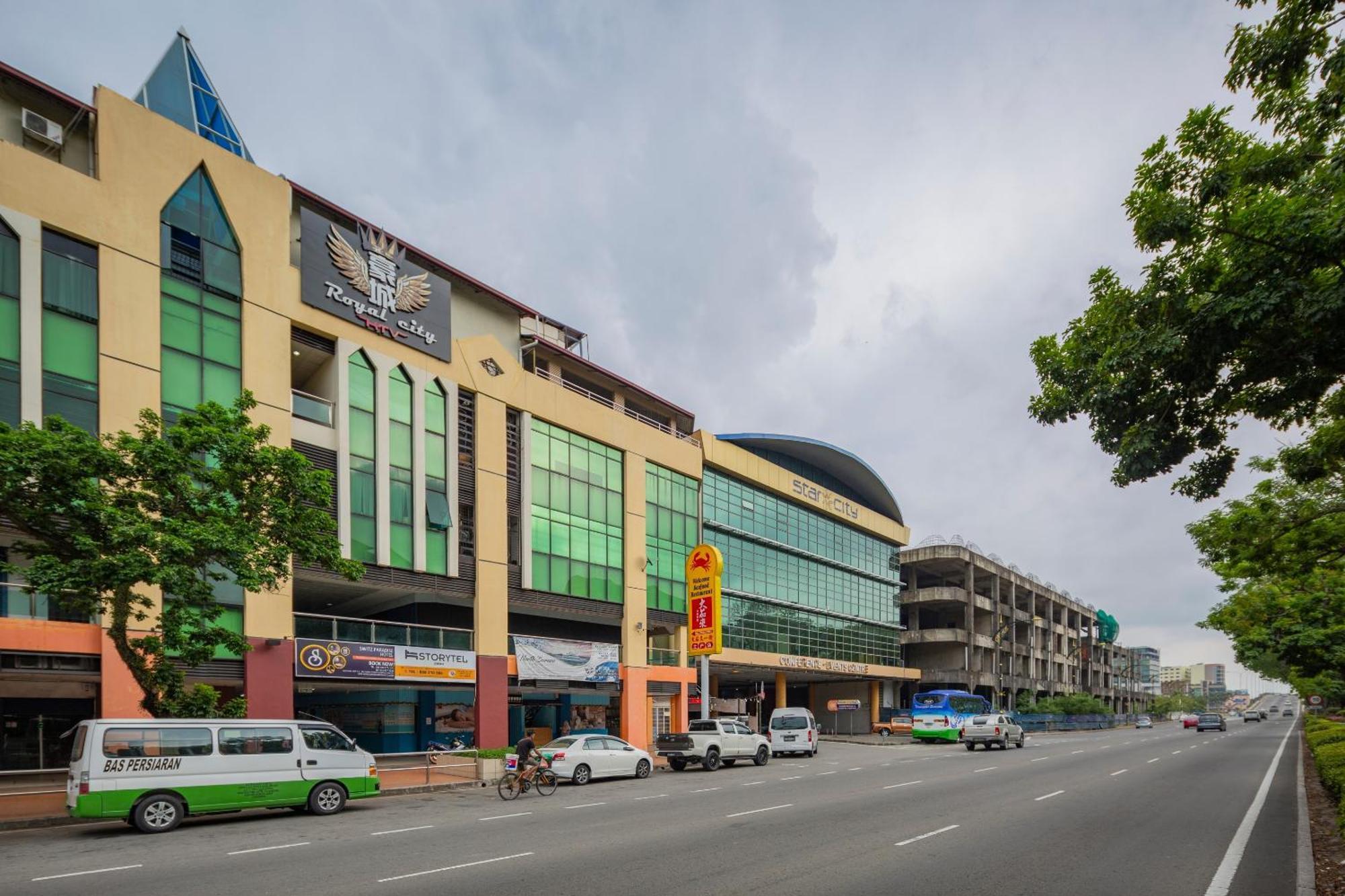 Hotel Super Oyo 218 Storytel Kota Kinabalu Esterno foto